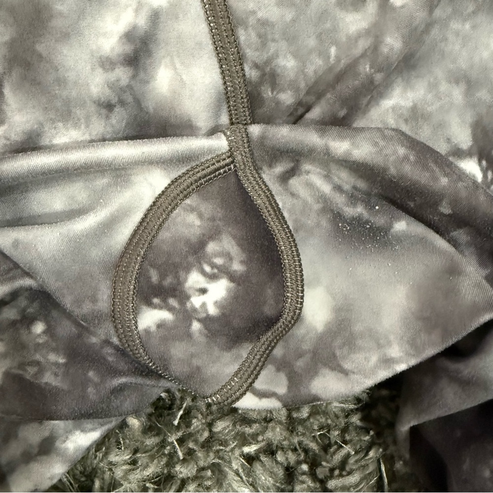 Athleta Salutation Stash Pocket Supernova Capri in Black, Size XL Tall - Picture 6 of 11